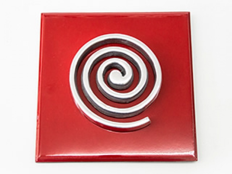 ADORNO ESPIRAL CON MADERA POLIESTER ROJO